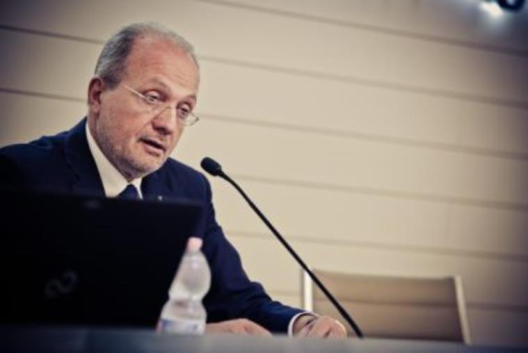 images Ufficio svuotato e Spirlì conferma l'addio di Bevere: il dg col super stipendio ma senza risultati