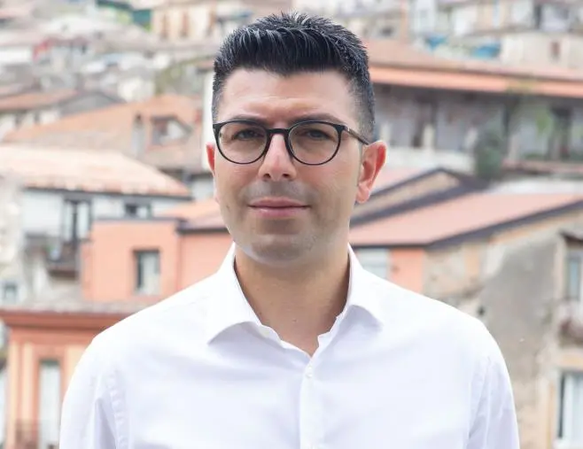 Cosenza, l'affondo di FdI al consigliere Ciacco: "Pensi alla gestione, città caduta in basso"  images Cosenza, l'affondo di FdI al consigliere Ciacco: "Pensi alla gestione, città caduta in basso"
