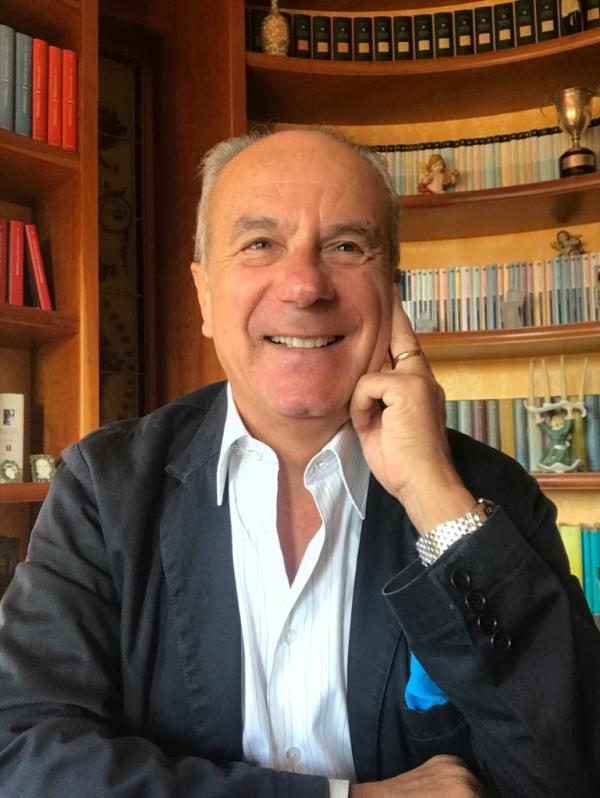 images Franco Cimino: "La caccia al vaccino nella società della smarrita umanità"