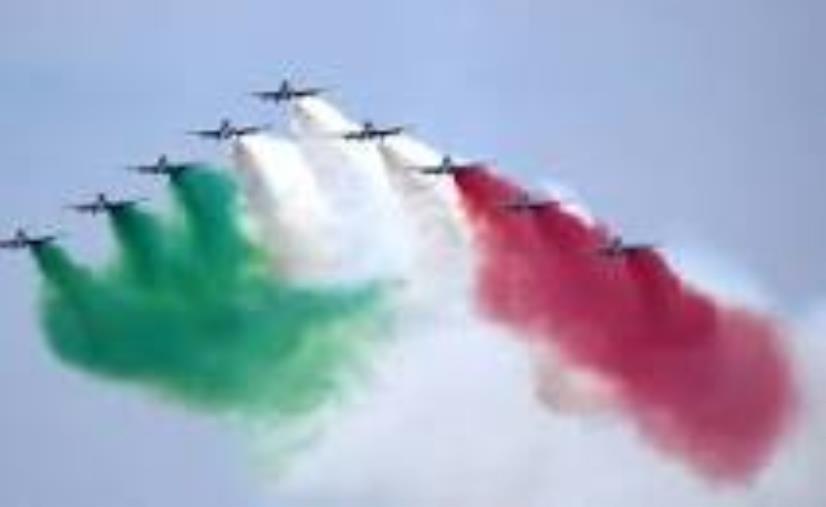 images Domani mattina tutti con il naso all'insù: le frecce tricolori voleranno sul cielo di Catanzaro 