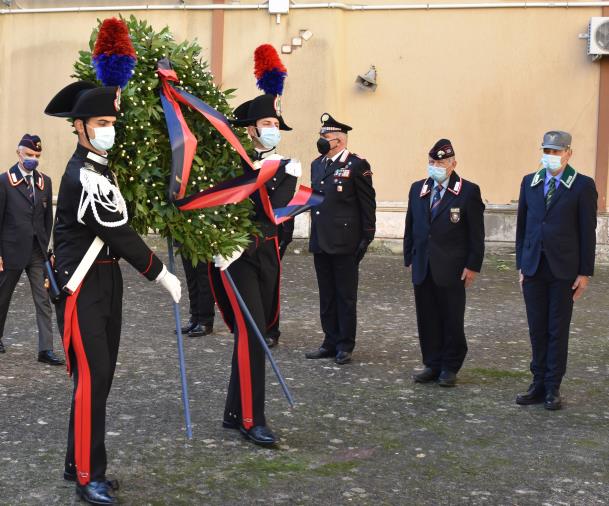 images Catanzaro. Nel giorno della commemorazione dei defunti i carabinieri rendono onore ai militari caduti in guerra 