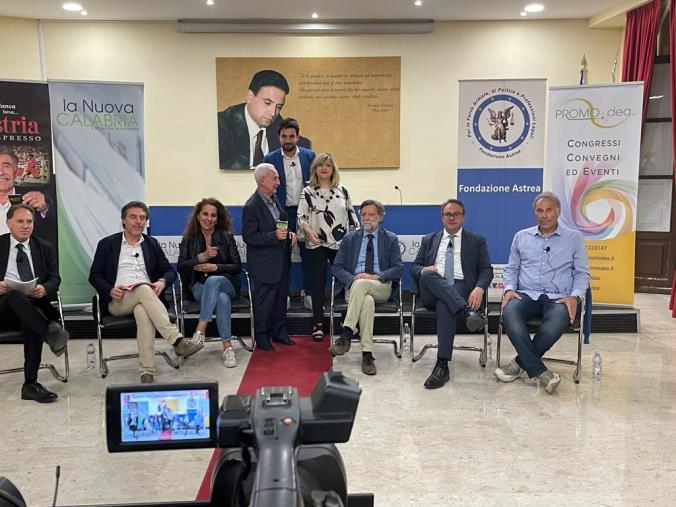 Catanzaro Capitale, lo scontro finale fra i candidati a sindaco images Catanzaro Capitale, lo scontro finale fra i candidati a sindaco