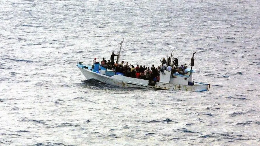 images Migranti, dal Comune Villa San Giovanni nessun assenso all'uso di un ex hotel