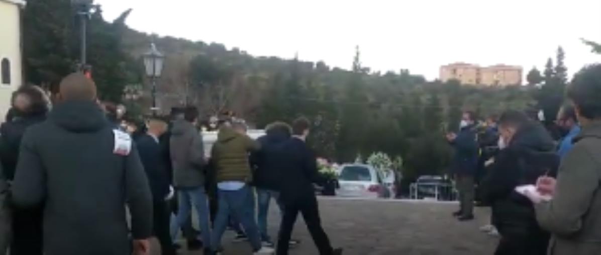 images L'addio a Ginevra a Mesoraca. Mons. Panzetta ai genitori: "Il regalo più grande che potete farle è continuare a costruire il vostro progetto di vita"