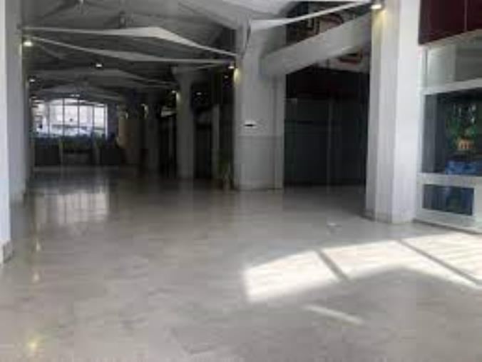 images Catanzaro, sicurezza Galleria Mancuso: commercianti in apprensione  