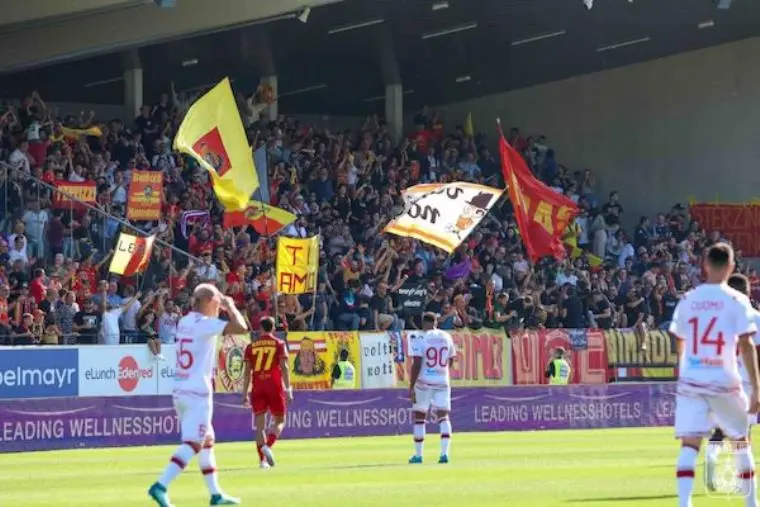 images Serie BKT, Catanzaro e Feralpisalò in campo domani alle 16.15: i convocati