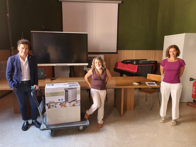 Al convitto Galluppi di Catanzaro arriva“Beyond”, un innovativo dispositivo per la sanificazione dell’aria images Al convitto Galluppi di Catanzaro arriva“Beyond”, un innovativo dispositivo per la sanificazione dell’aria