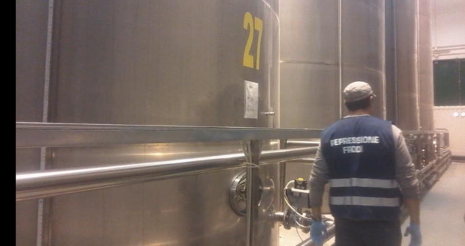Operazione “Verum et Oleum", sequestrati oltre 2 milioni di litri di olio extravergine irregolari images Operazione “Verum et Oleum", sequestrati oltre 2 milioni di litri di olio extravergine irregolari