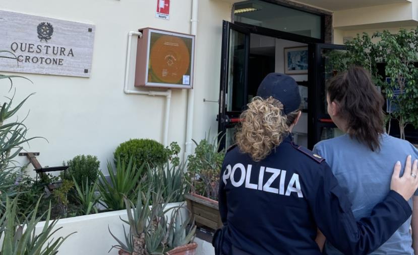 images Violenze contro l'ex moglie a Crotone, provvedimento del Questore contro un 44enne