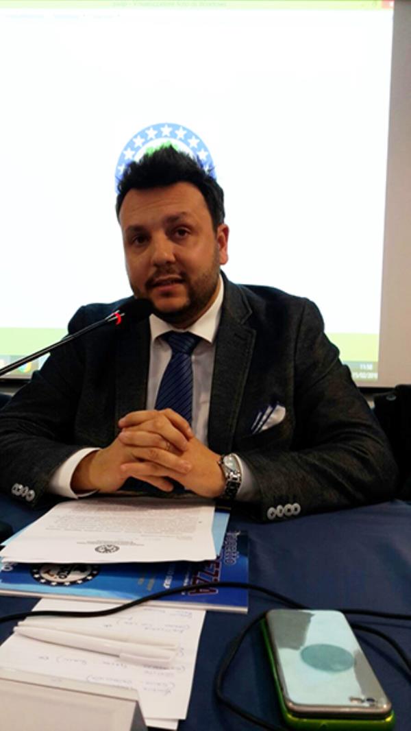 Arresti nel Crotonese. Giammarino (Siulp) plaude ai colleghi: "Abbiamo sempre creduto nelle Istituzioni e continueremo a farlo" images Arresti nel Crotonese. Giammarino (Siulp) plaude ai colleghi: "Abbiamo sempre creduto nelle Istituzioni e continueremo a farlo"