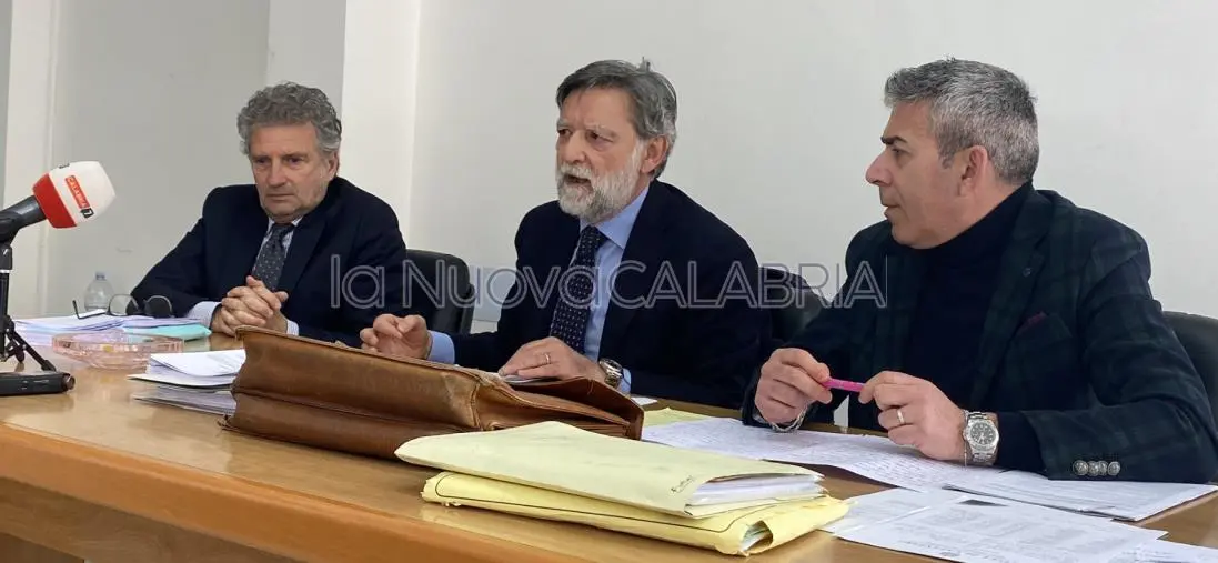 images Catanzaro, Azione: “No al servizio di raccolta rifiuti senza  pubblicazione del  bando”
