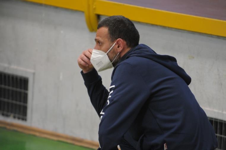 Il tecnico del Catanzaro Futsal Gianluigi Mardente: "Tranquillo Covid, quest'anno perderai anche tu" images Il tecnico del Catanzaro Futsal Gianluigi Mardente: "Tranquillo Covid, quest'anno perderai anche tu"