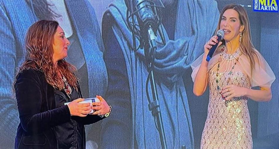 L'artista lametina Giovanna Aiello protagonista al premio nazionale 'Mia Martini' con i suoi gioielli 
 images L'artista lametina Giovanna Aiello protagonista al premio nazionale 'Mia Martini' con i suoi gioielli