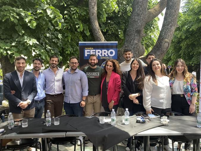 images Comunali a Catanzaro, FdI presenta i candidati del movimento giovanile a sostegno di Wanda Ferro 