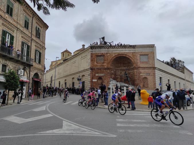 Giro d'Italia a Catanzaro, il sindaco chiude scuole, università e conservatorio (L’ORDINANZA)