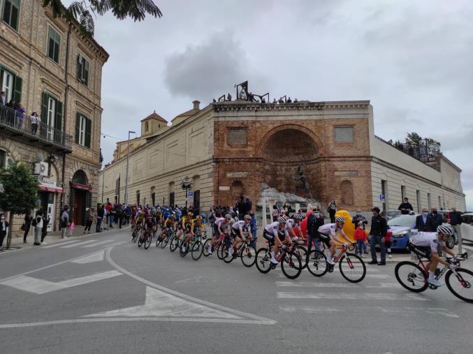 Giro d’Italia a Catanzaro: incontro con commercianti e operatori balneari in vista del 12 maggio