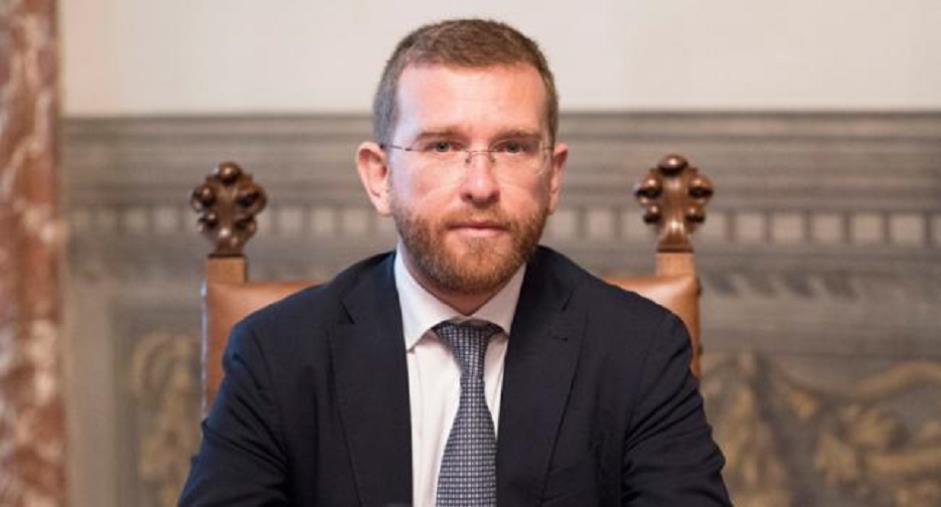 images Il ministro Provenzano da Gioia Tauro: "Questo porto ponte strategico per il mercato africano"
