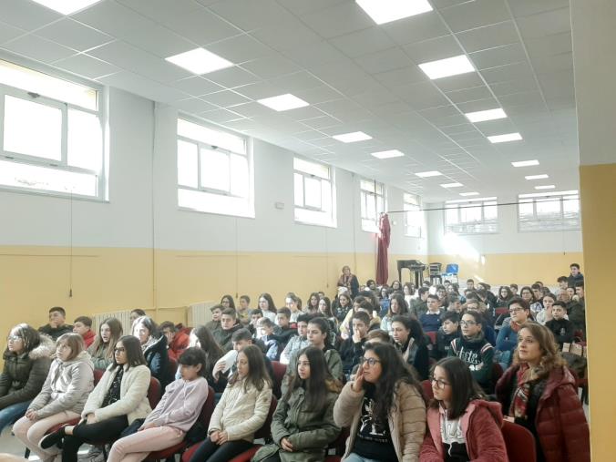 images Martin Hutchinson e Starsky hanno incontrato oggi gli studenti della Scuola media "G. Bianco" di Sersale