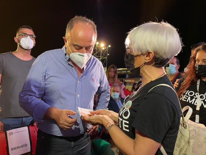 Cicala. Consegnate al procuratore Gratteri le chiavi della CasaPaese per demenze images Cicala. Consegnate al procuratore Gratteri le chiavi della CasaPaese per demenze