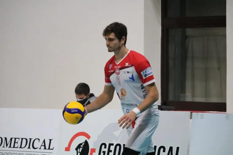 Volley, l'OmiFer Palmi si assicura le prestazioni del centrale vibonese Graziano Maccarone
images Volley, l'OmiFer Palmi si assicura le prestazioni del centrale vibonese Graziano Maccarone
