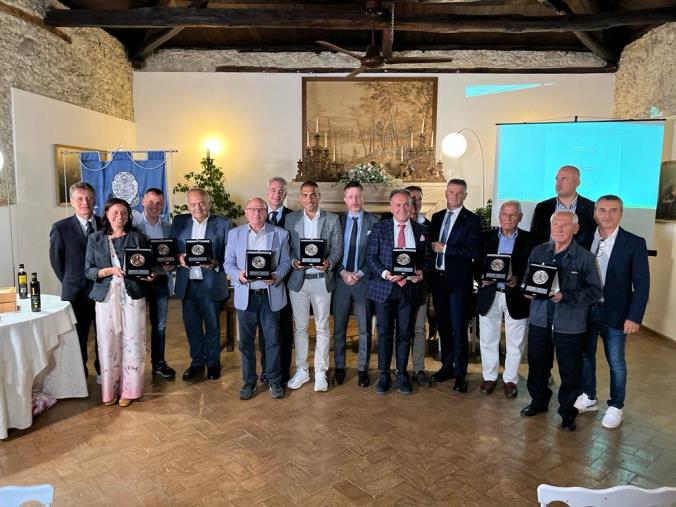 “Ampolla d’oro”, consegnati dalla CCIAA di Catanzaro i riconoscimenti 2022 ai migliori oli EVO della provincia images “Ampolla d’oro”, consegnati dalla CCIAA di Catanzaro i riconoscimenti 2022 ai migliori oli EVO della provincia