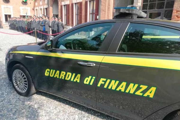 images Cosenza, sequestrati 30mila articoli non sicuri e sanzionati i responsabili 