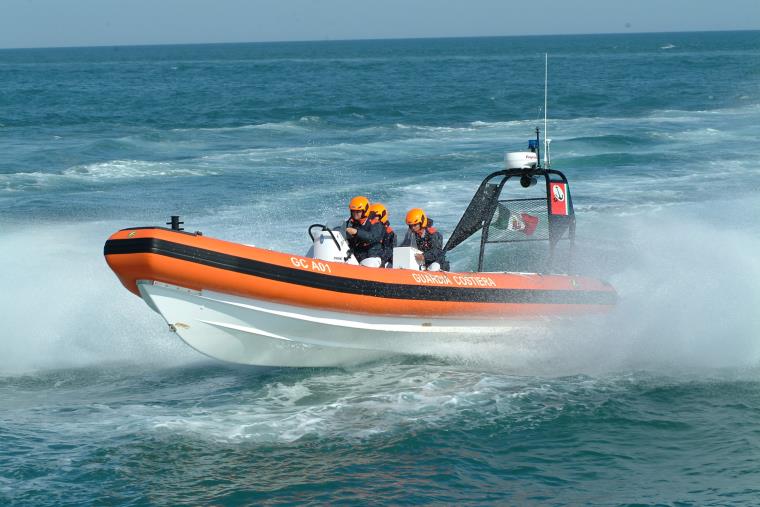 Naufragio a 100 miglia dalle coste calabresi: il cadavere di una donna a Roccella images Naufragio a 100 miglia dalle coste calabresi: il cadavere di una donna a Roccella