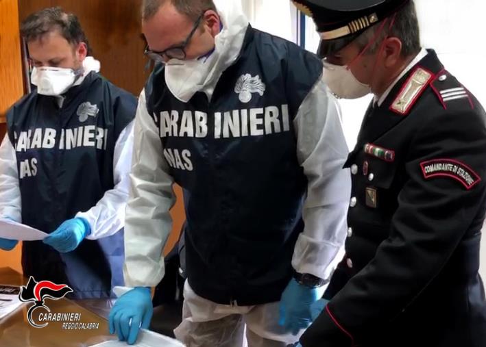 Reggio Calabria, falso medico esercitava in un poliambulatorio abusivo: concluse le indagini images Reggio Calabria, falso medico esercitava in un poliambulatorio abusivo: concluse le indagini