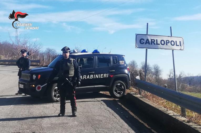images  Arrestata una "promessa sposa" di Soveria Mannelli: circuiva un anziano facendosi regalare soldi e un'auto
 