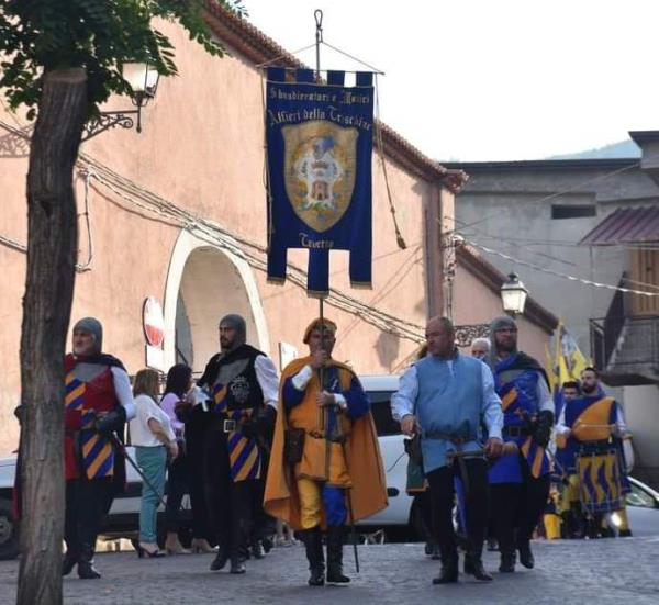 A Taverna torna il “Palio dei riunioni trischenei”, il 25 e 26 giugno rioni alla conquista del Gonfalone images A Taverna torna il “Palio dei riunioni trischenei”, il 25 e 26 giugno rioni alla conquista del Gonfalone