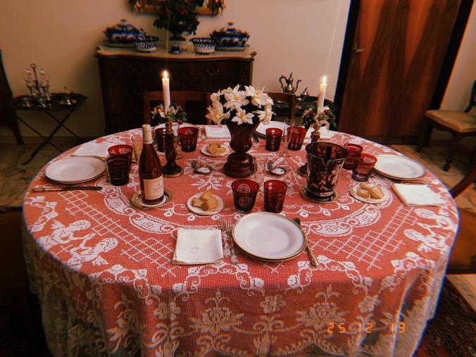 Il nuovo decreto: Natale, Capodanno ed Epifania in zona rossa. Le deroghe per amici e parenti images Il nuovo decreto: Natale, Capodanno ed Epifania in zona rossa. Le deroghe per amici e parenti