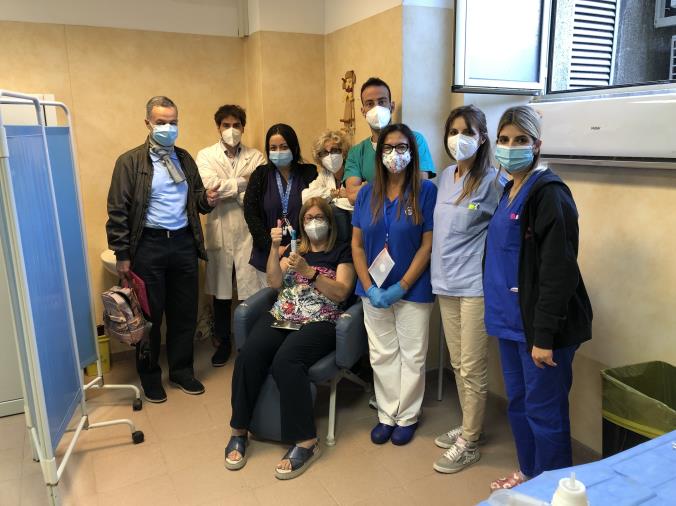 Catanzaro. Al De Lellis successo per le vaccinazioni con la siringa senza ago, richieste anche da fuori regione images Catanzaro. Al De Lellis successo per le vaccinazioni con la siringa senza ago, richieste anche da fuori regione