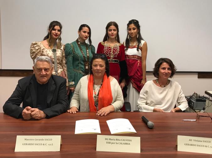 images Illuminazione statale 106, lavori in corso sul tratto Crotonese