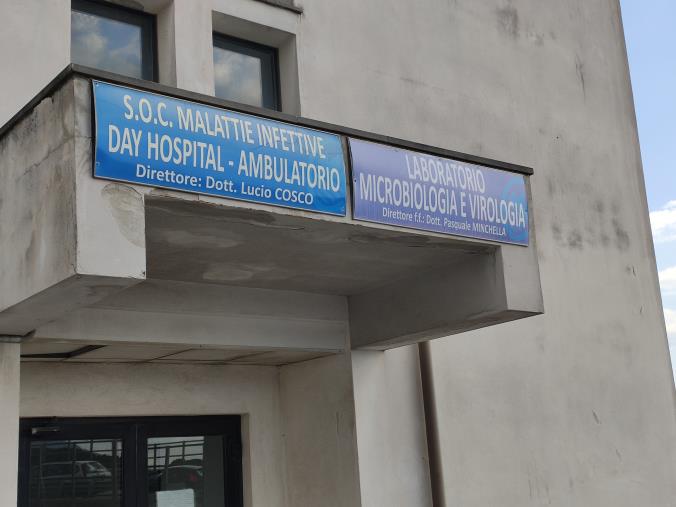 images Coronavirus. Sospiro di sollievo all'ospedale Pugliese: consegnati 1.200 kit di reagenti per evitare lo stop dei tamponi