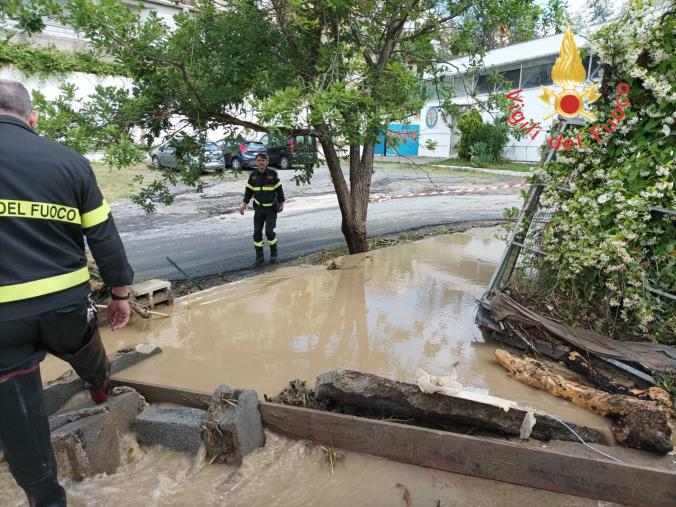 Forti temporali sulla costa tirrenica nel Cosentino: danni fra Amantea e Belvedere  images Forti temporali sulla costa tirrenica nel Cosentino: danni fra Amantea e Belvedere