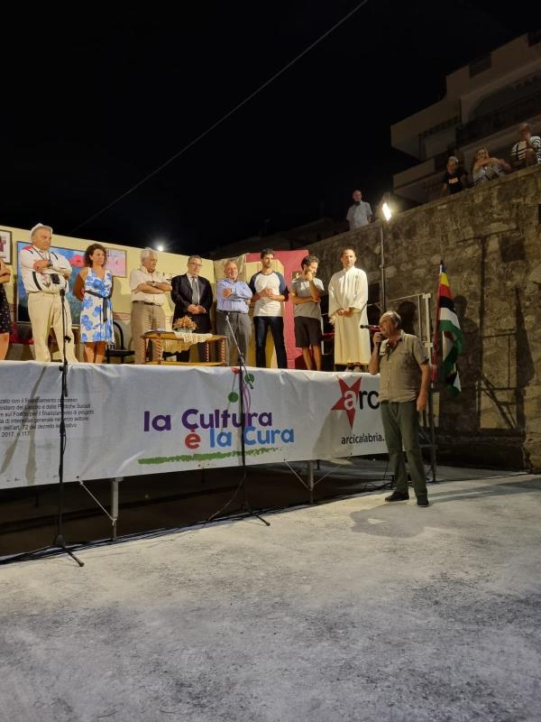 "La cultura è la cura": a Santa Caterina dello Ionio chiusura con il botto per il progetto di Arci images "La cultura è la cura": a Santa Caterina dello Ionio chiusura con il botto per il progetto di Arci