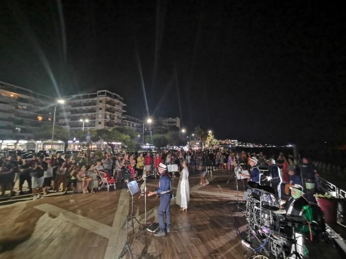 images "E...state in Terrazza": buone le prime due serate per la rassegna sul lungomare di Catanzaro