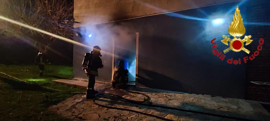 Isola Capo Rizzuto, un'abitazione in fiamme  images Isola Capo Rizzuto, un'abitazione in fiamme