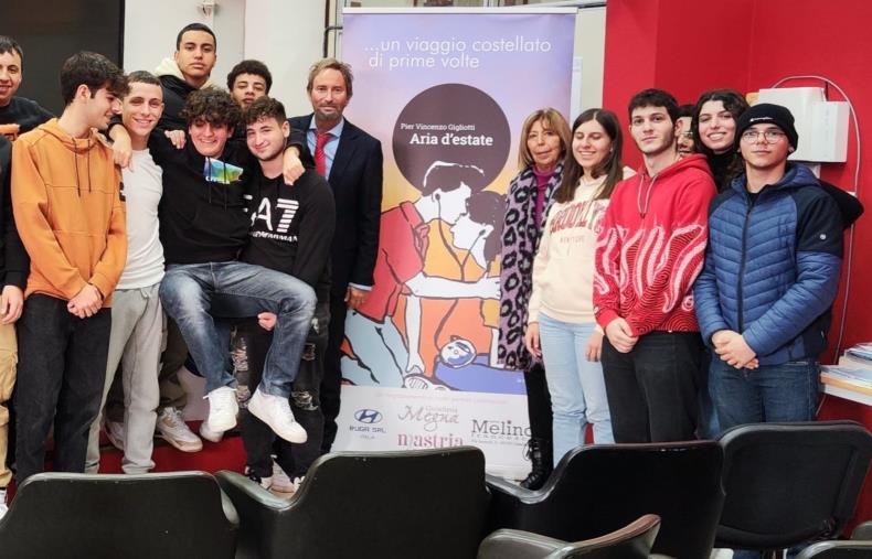 Gli studenti dell'IIS Petrucci Ferraris Maresca alle prese con il libro “Aria d’estate” images Gli studenti dell'IIS Petrucci Ferraris Maresca alle prese con il libro “Aria d’estate”