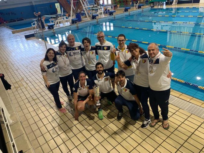 images La Calabria Swim Race sul podio dei Campionati Regionali Master 2023