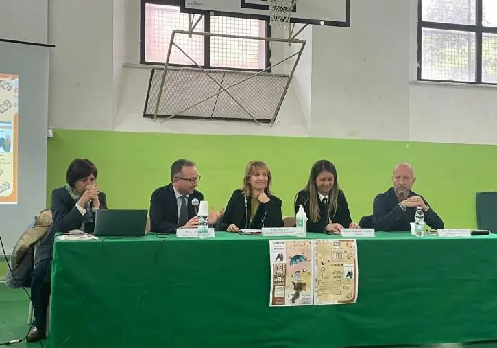 images Catanzaro, l'istituto De Nobili presenta il progetto 'Piovono libri'