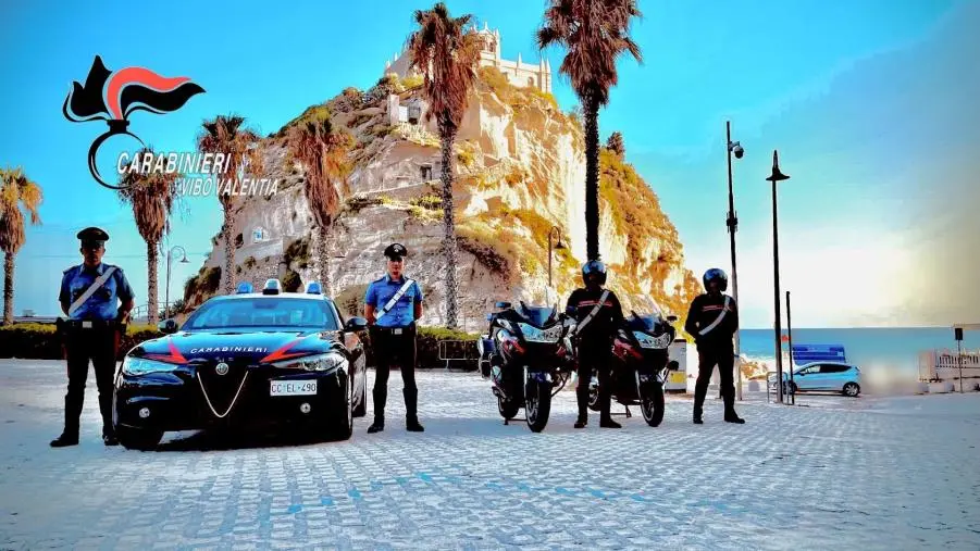 I carabinieri beccano un uomo di Tropea in possesso di droga in auto e con la targa alterata images I carabinieri beccano un uomo di Tropea in possesso di droga in auto e con la targa alterata