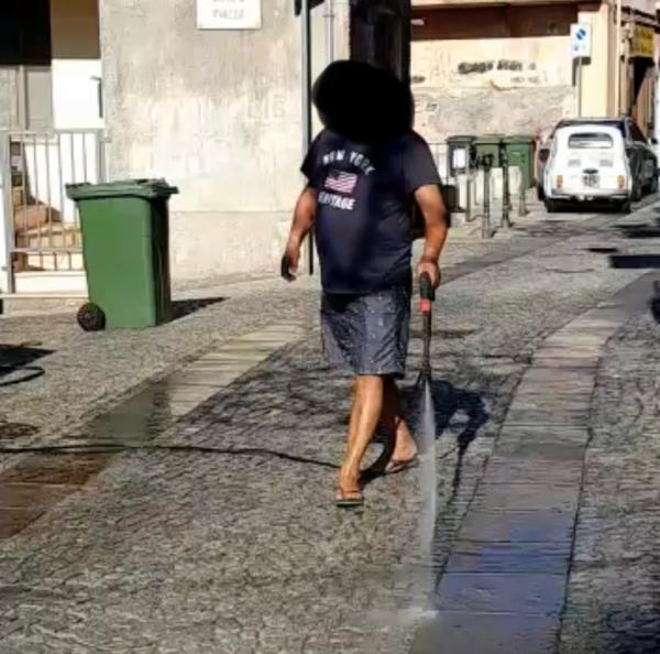 Catanzaro, festa nel quartiere Gagliano, Veraldi: "Cittadini costretti a pulirsi da soli le strade" images Catanzaro, festa nel quartiere Gagliano, Veraldi: "Cittadini costretti a pulirsi da soli le strade"