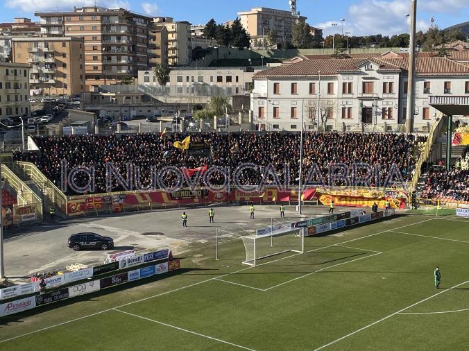 images Il corsivo giallorosso, il Catanzaro torna a giocare a tombola e fa quaterna