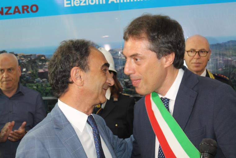 Il sindaco Nicola Fiorita è stato proclamato: finisce l'era Abramo images Il sindaco Nicola Fiorita è stato proclamato: finisce l'era Abramo