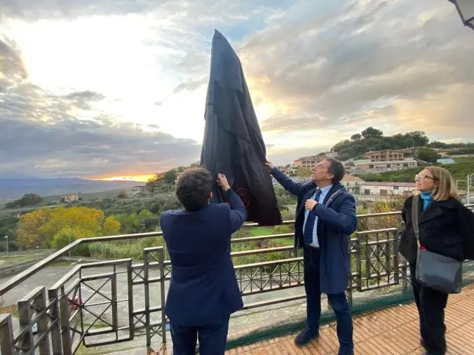 images Nel quartiere di Gagliano c’è ‘Donna’, l’installazione di Nuccio Loreti per ricordare Giulia Cecchettin
