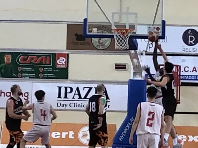 images Basket, la Smaf Catanzaro batte in casa il Pianopoli 
