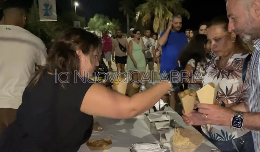 Successo di presenze per la "Notte Azzurra" di Montauro (VIDEO) images Successo di presenze per la "Notte Azzurra" di Montauro (VIDEO)
