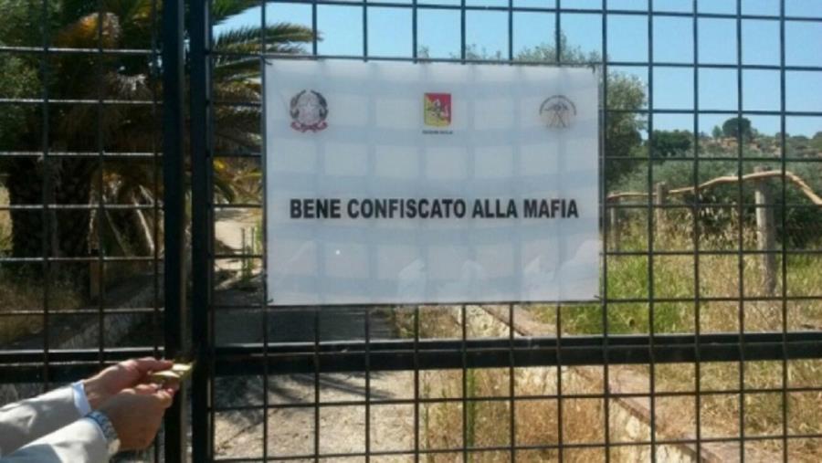 Mafie, 12 beni confiscati saranno valorizzati al Sud: 2 sono in Calabria images Mafie, 12 beni confiscati saranno valorizzati al Sud: 2 sono in Calabria