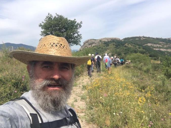 A Scala Coeli cavalcando “A’ Lifànda", il più grande elefante della Calabria, con un gruppo di camminatori guidati da Nicola Abruzzese images A Scala Coeli cavalcando “A’ Lifànda", il più grande elefante della Calabria, con un gruppo di camminatori guidati da Nicola Abruzzese